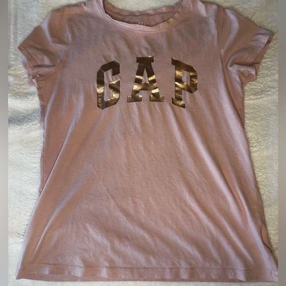 GAP Tops - 💗GAP Pink Tshirt Rose Gold Logo Preloved